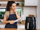 Pessoa se perguntando se pode usar papel alumínio na air fryer